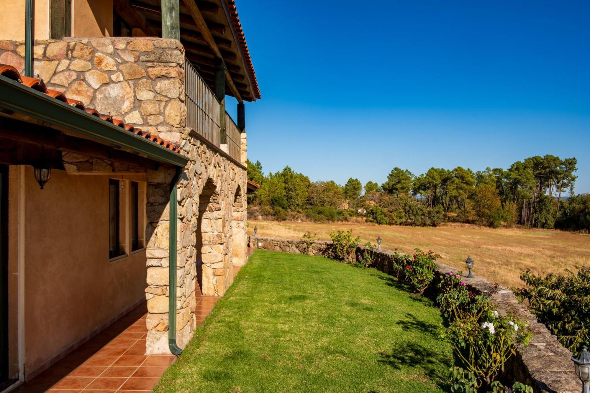 Amaltea Guest House Candeleda Exterior photo